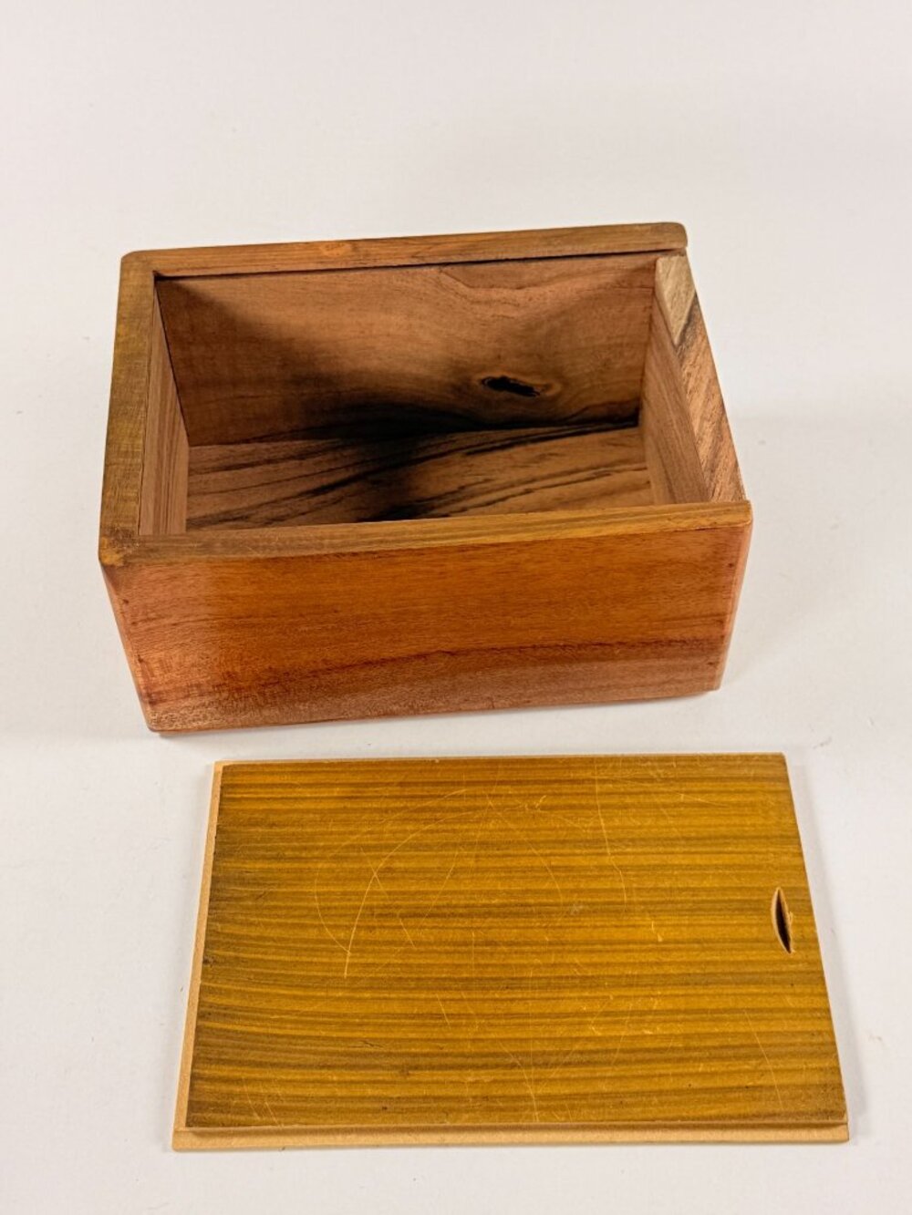 Vintage Tree of Life Wooden Hand Carved Urn Box India 7.5 x 5.5 x 3.5 - Picture 6 of 10